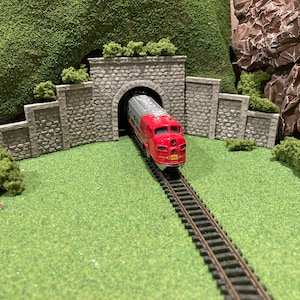 N scale single track tunnel with side walls