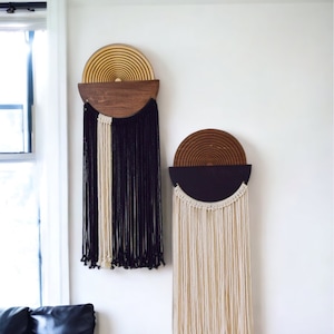 Suspension murale géométrique en bois en macramé : décoration de ferme moderne