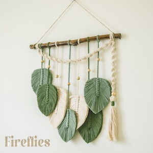 Green Leaf Macrame Wall Hanging: Boho Fiber Art with Tassel