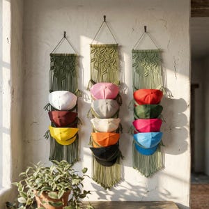 Colgador de gorras de béisbol de macramé verde para colgar en la pared, organizador botánico de gorras, estante vertical para guardar sombreros.