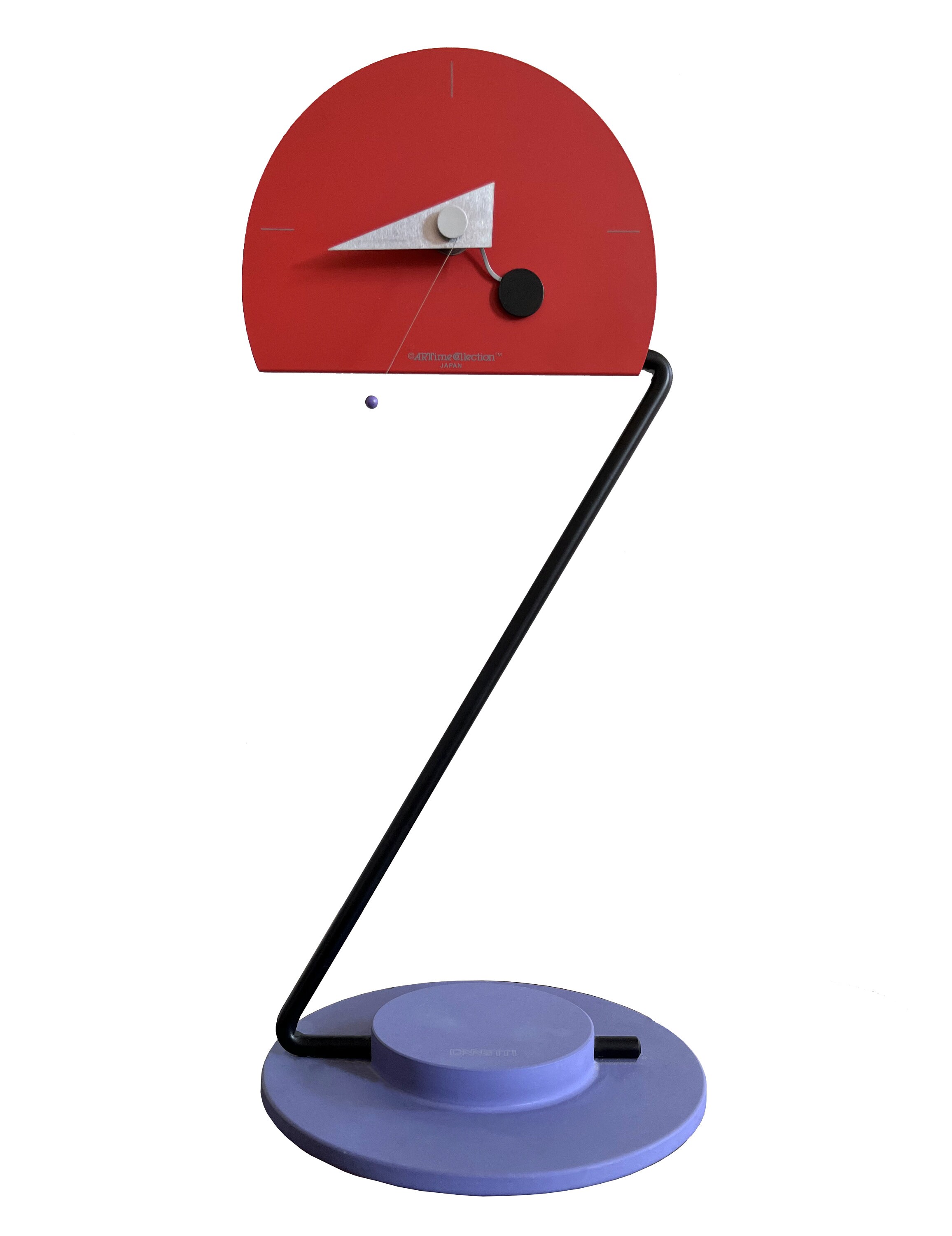 ニコライ・カネッティによるポストモダンメンフィススタイルのテーブル