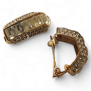 Grandes boucles d'oreilles clips vintage demi-lune en plaqué or Les Bernard avec strass