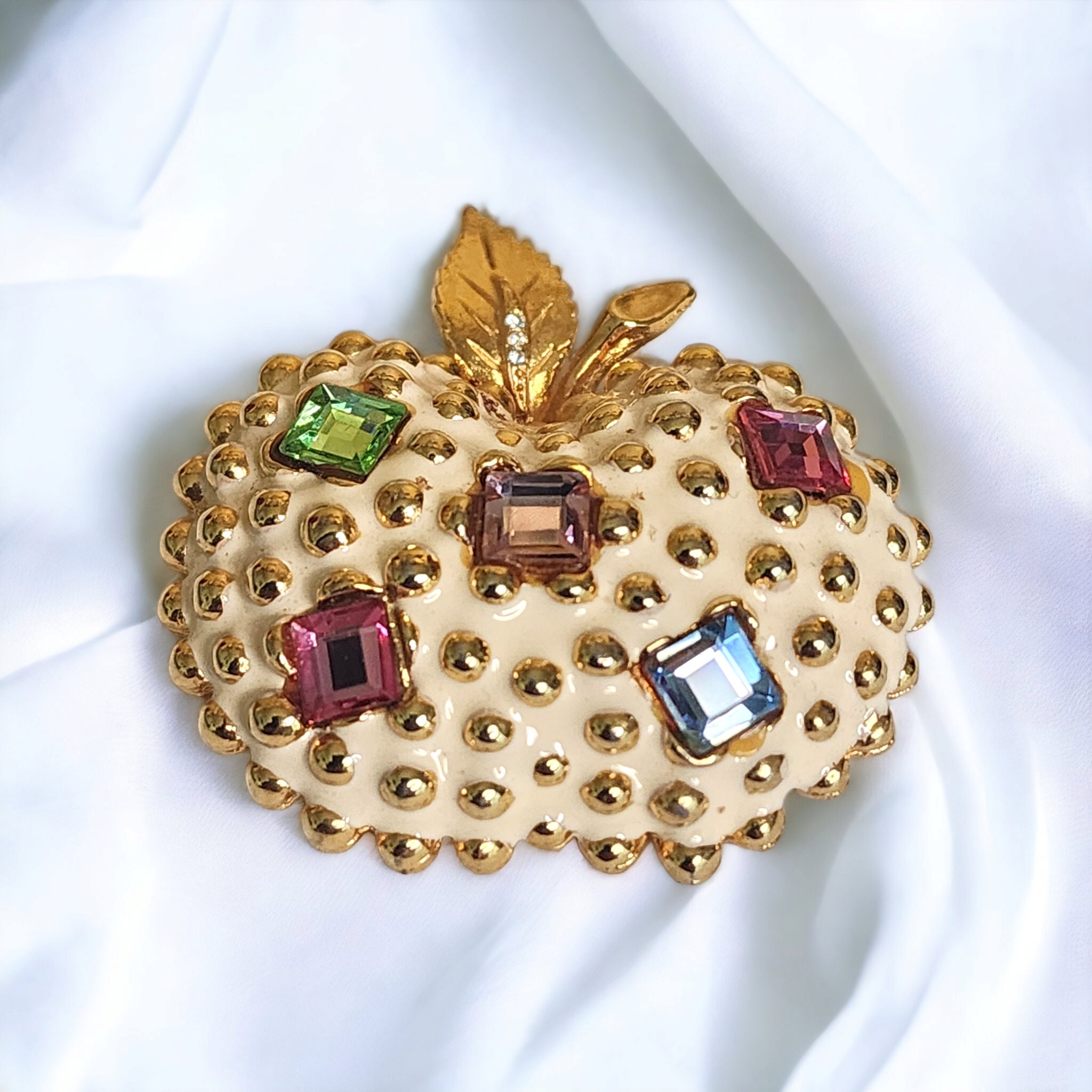 ブローチ DKNY il_1080xN.3399647243_869z.jpg