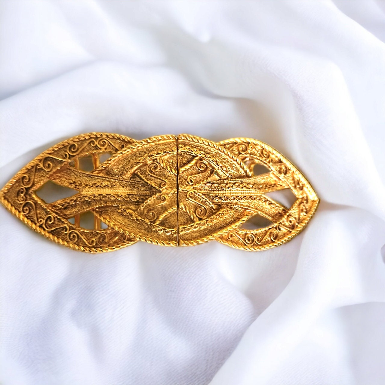 Vintage Accessocraft NYC Gold Tone Red Cabochon Etruscan Belt Buckle Statement Vintage ACCESSOCRAFT N.Y.C. 1990s Rococo Etruscan Revival  main image 3