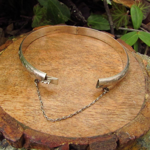 Vintage Embossed Silver Bangle - image 6