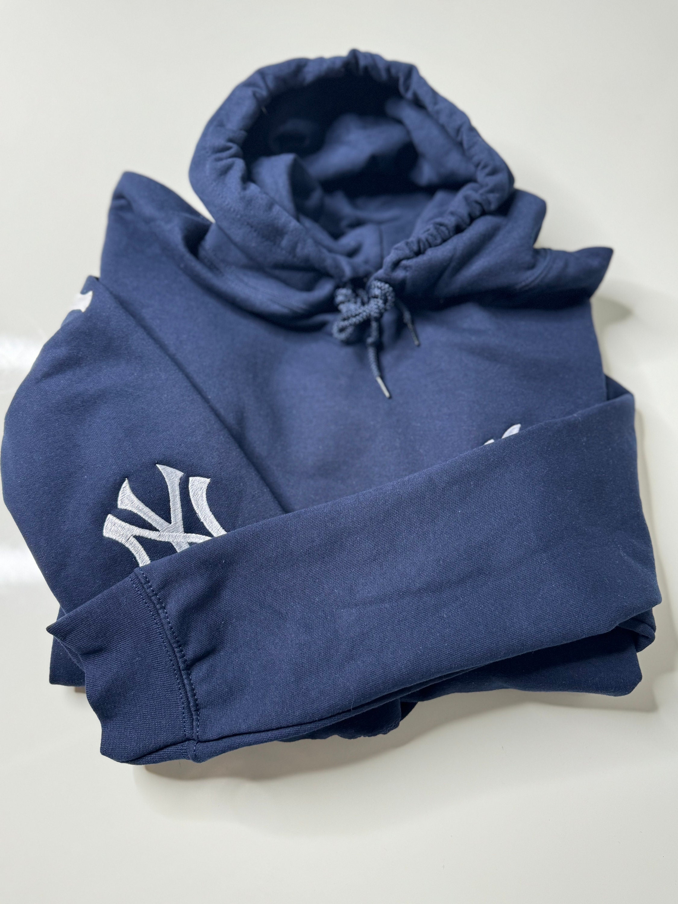 [GRAVER]★BASEBALL BLUE LOGO EMBROIDERY HOODIE MUSINSA | GRAVER [UNISEX] Baseball Blue Logo Embroidery