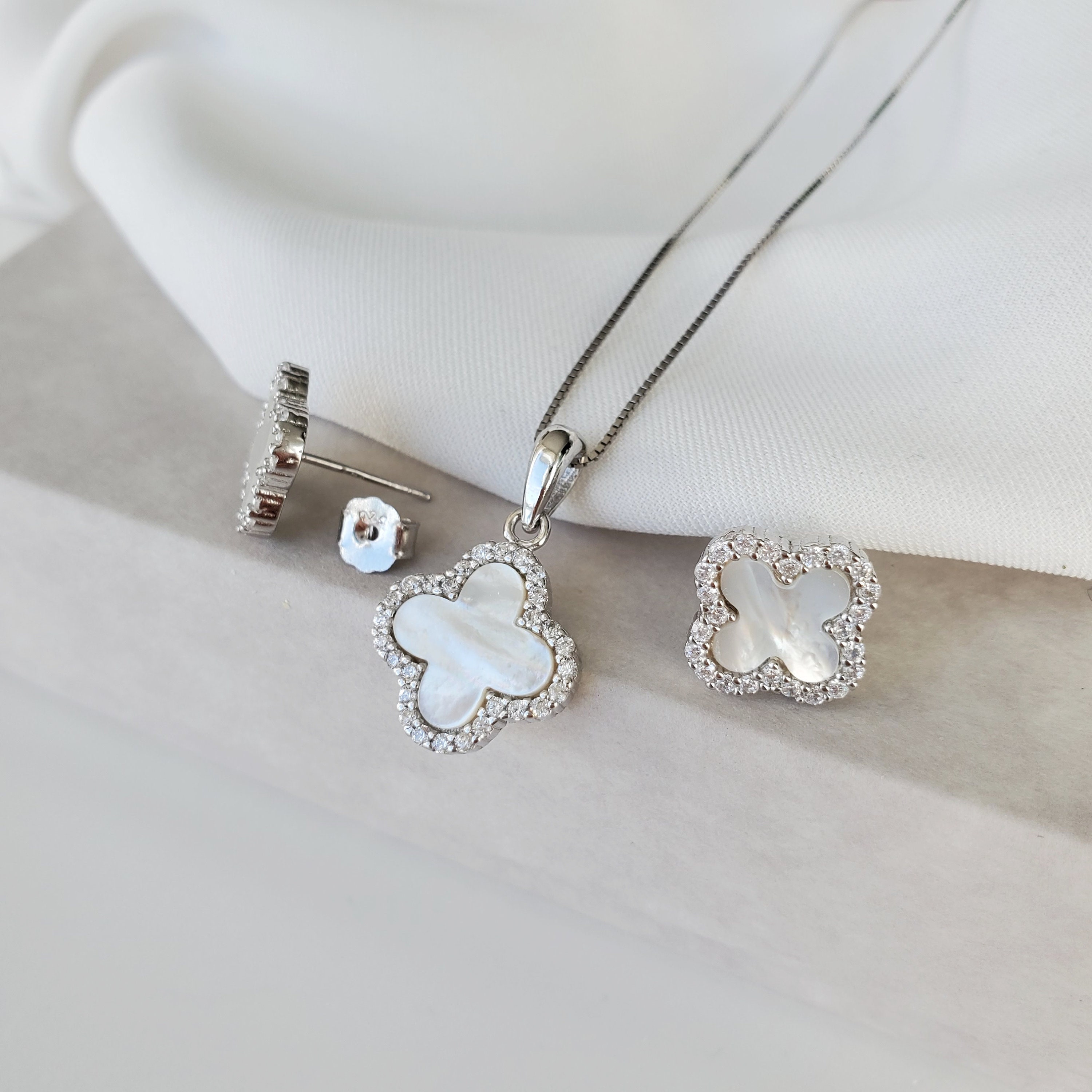 【I AM MARI】Clover pearl earring necklace 楽天市場】【送料無料】アイアムマリ【I AM MARI】Clover pearl