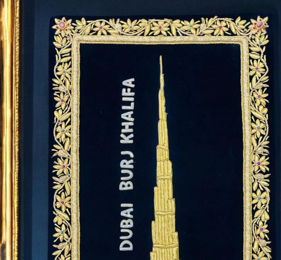 ザルドジ ブルジュ・ハリファ タペストリー：手刺繍の宝石カーペット