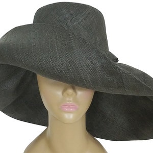 Hand Woven Wide Brim Madagascar Raffia Sun Hat (Packable Beach Hat, Adjustable Fit, Fits Large and Small Heads, Reliable Sun Protection)