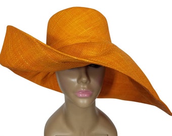 Handwoven Madagascar Raffia Cloche Hat: Bell Shaped Bucket  display picture 1