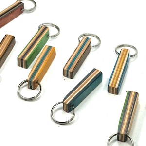 Schlüsselband aus recyceltem Skateboard