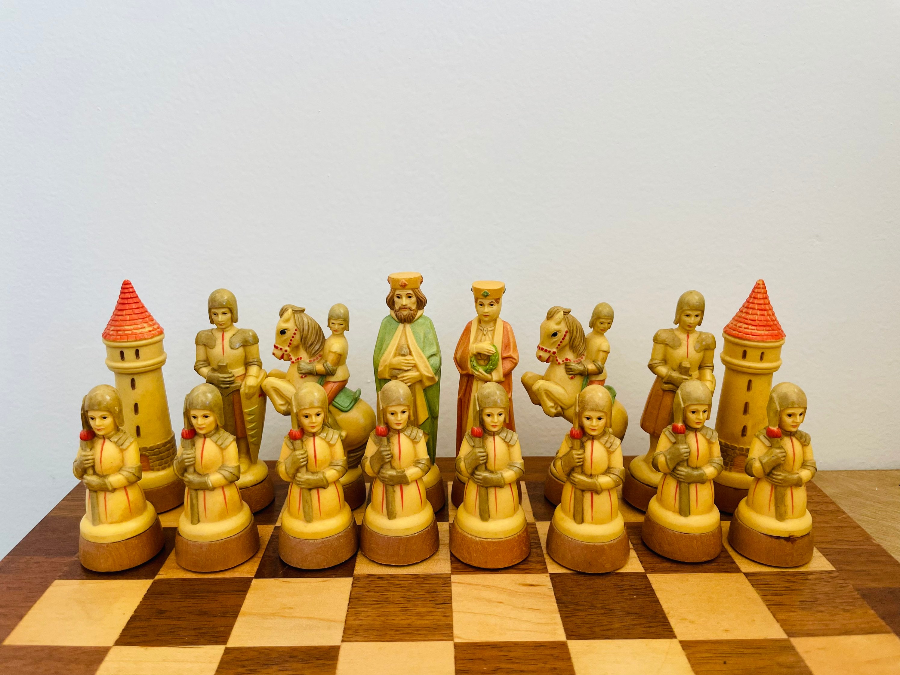 Carolingi XIV Chess Pieces  Chess pieces, Chess board, Medieval chess set