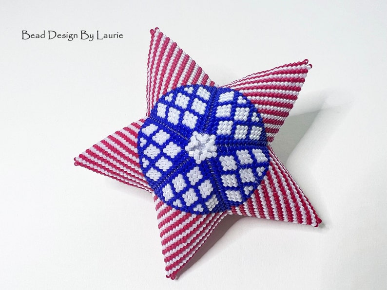 This is a digital pattern to make a beaded 3D peyote star ornament. The colors of the Delica seed beads I used, are listed on the pattern.  I have included a tutorial on how to make a 3D star.