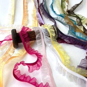 19 mm Sheer Stretch Chiffon Frill Edging Trim - vendido por metro - 16 cores bonitas. Borda elástica com babados, acabamento com babados de organza