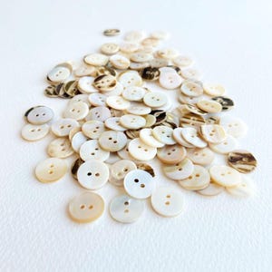 10 Sea Shell Buttons - 13mm, 1/2&quot; , 20 ligne, natural mother of pearl buttons