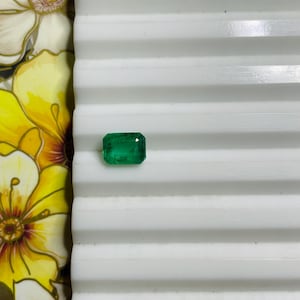 Natürlicher facettierter Smaragdschnitt Smaragd zertifizierter Smaragd Lebhafter grüner Smaragd Loser Smaragd Achteck 7,5 * 5,5 Smaragd Smaragd Für Schmuck 1,2 CT