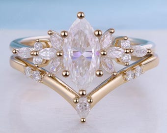 Set di anelli di fidanzamento con moissanite taglio marquise, fede nuziale curva vintage con diamanti, gambo a grappolo in oro rosa, set da sposa unico, regalo di anniversario.