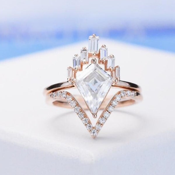 Minimalist Two Piece Zircon Set Ring for Women V-shaped Full Diamond Triangle Ring Aniversery Gifts for Her Minimalist Bridal Ring