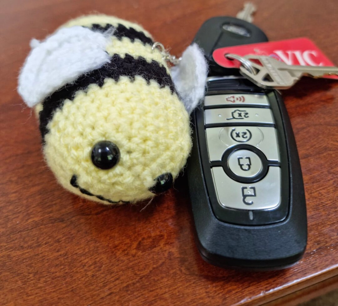Bee Keyring - Etsy