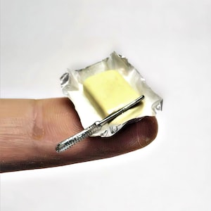 Puppenstube Miniatur 1:12 Butter mit Messer!