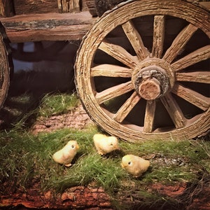 Dollhouse miniature 1/12 cute chickens, birds for the farmstead