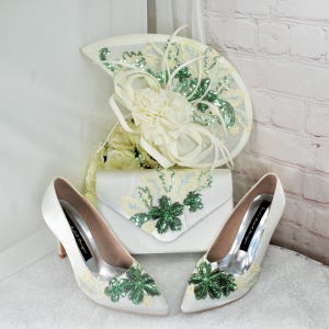 Bolso de mano con bordado floral verde salvia brillante, tocado, bolso de mano, zapatos de boda, zapatos de novia, Reino Unido 3/EE. UU. 5,5