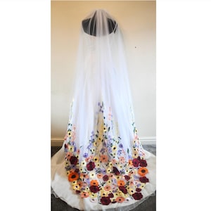 Handmade Floral Embroidered Wedding Veil with Silver Comb (200cm)