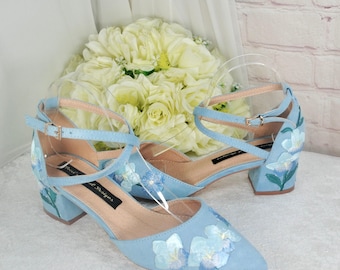 Sandalias de novia de ante azul: tacón de bloque con bordado floral y tira en el tobillo (UK6/US8.5)