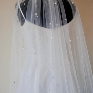Ivory Wedding Pearl & Rhinestone Veil, Soft Bridal Tulle with Comb