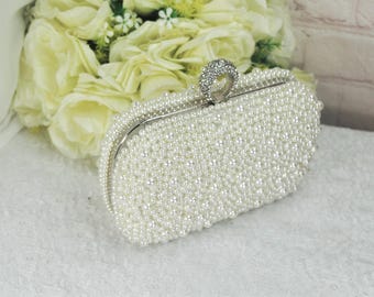 Handmade Pearl Clutch Bag: Elegant Bridal Wedding Purse