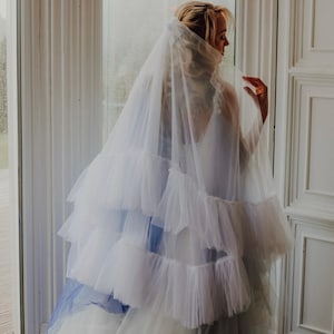 Ruffle edge wedding veil in soft tulle with comb for the bride, 2 Tier