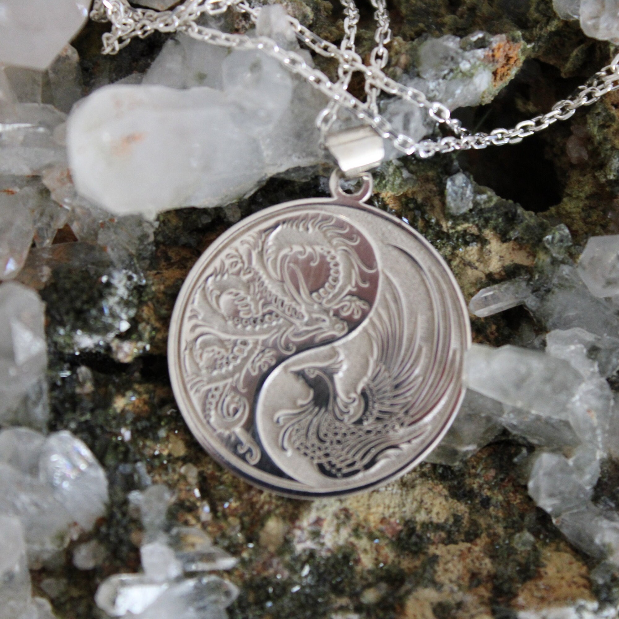 Collana Yin Yang Drago Rosso e Fenice in Equilibrio Ciondolo Colorato Unisex Antico Accessorio Cinese Argento Sterling 925 - Italia
