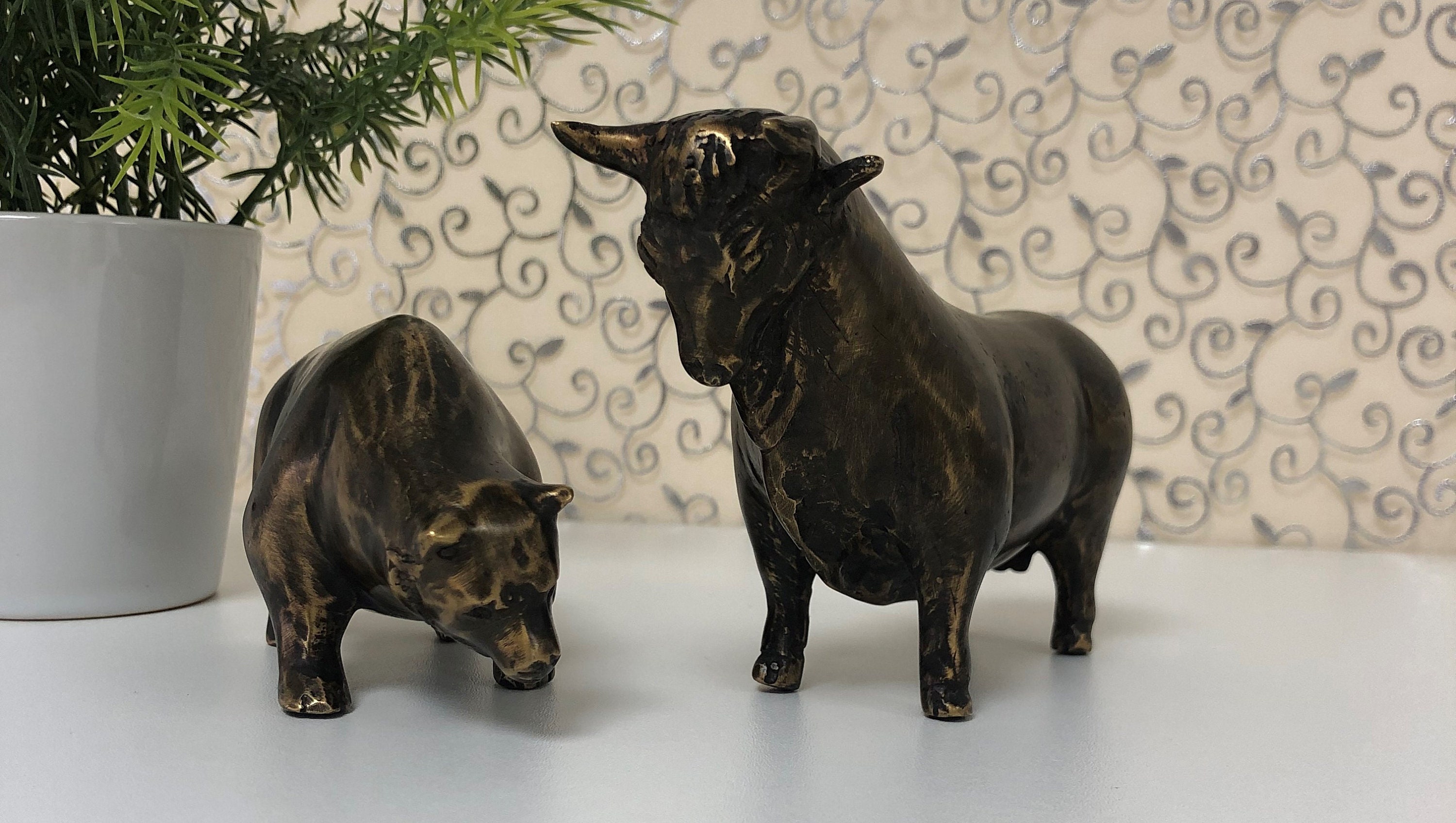 Die Bulle Und Bär-Statuen an Redaktionelles Stockbild - Bild von  finanziell, geld: 41253689