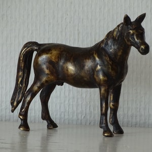 IDYL bronzen sculptuur paard staand