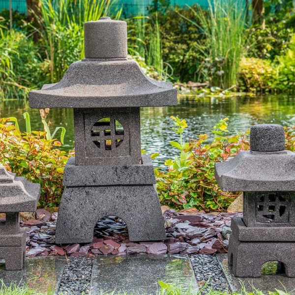 Lanterne en pierre japonaise faite à la main / Pierre de lave d'Asie Oki Gata | Décoration japonaise en pierre naturelle | Commerce d'art IDYL