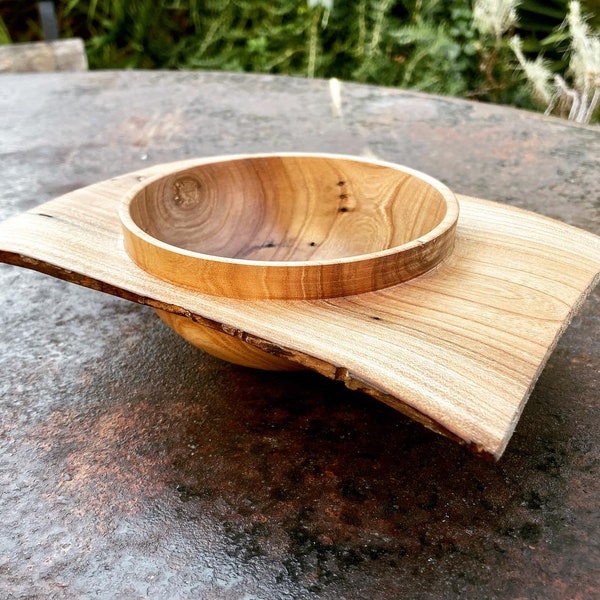 BOWL with square corners in turned WOOD, decorative artisanal tableware in ELM, handmade Vercors MoodWood