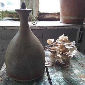 Striking rare shaped / STUDIO STONEWARE PITCHER / tall thin elegant shape, beautiful glazed with stopper, maker mark