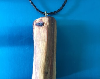 Colgante de madera de endrino