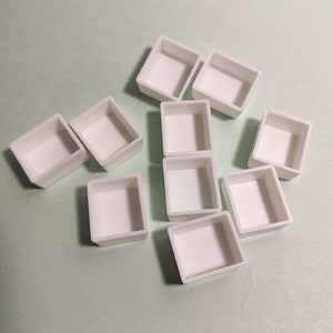 Empty Watercolour Half Pans - White Plastic Refillable Paint 2 ml Containers; 15, 40 or 100 Pieces