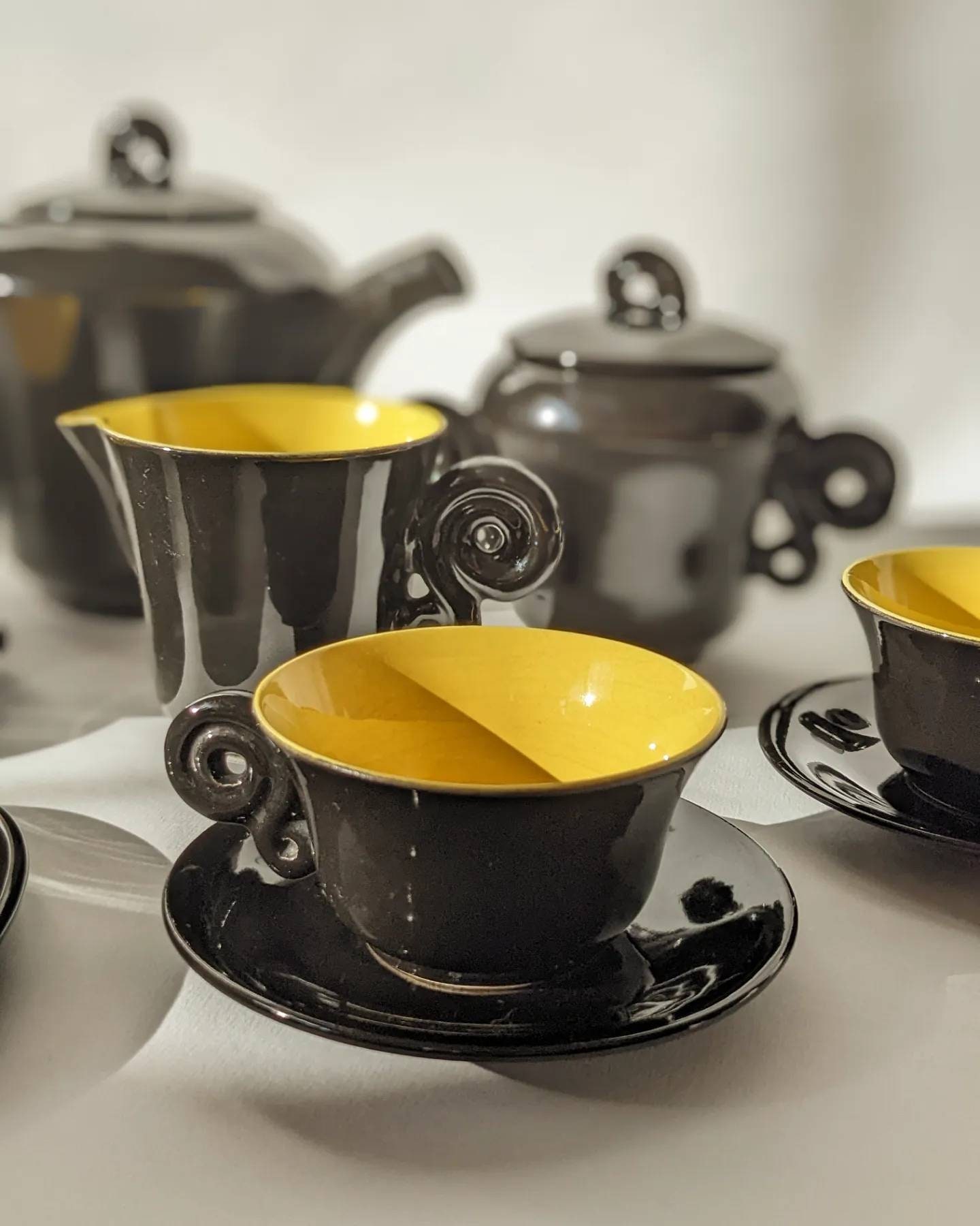 Service à Café Noir et Jaune Des Années 50