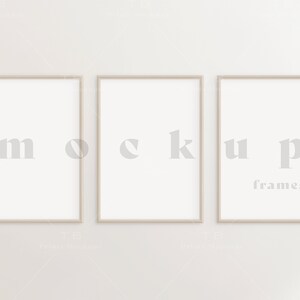 A4 / 5x7 houten frame mockup set van 3, minimalistische houten frame mockup, poster mockup, eenvoudige verticale frame sjabloon, PSD Smart Object mockup