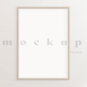 A4 / 5x7 houten frame mockup, minimalistische houten frame mockup, poster mockup, eenvoudige verticale frame sjabloon, PSD Smart Object PNG mockup