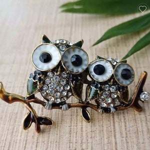 Lovely Gold 2 Owl Enamel Green Crystal Diamante Brooch