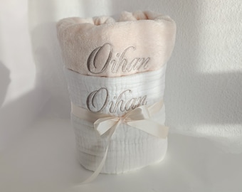 Manta de bebé suave y personalizada DUO (4 estaciones): manta ligera de muselina de algodón y cálida manta de lana, ambas bordadas con el nombre del bebé
