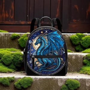 Mini sac à dos dragon mystique. Sac à dos en cuir PU. Sac à main pour femme. Cadeau pour elle. Cadeau unique. Sac à dos pour elle, grand intérieur
