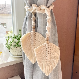 Macrame Leaf Curtain Tiebacks for Autumn Decorations and Eclectic Looking, Feather Curtain Holdback with Beads