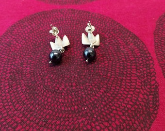Beautiful earrings called Mustikka "blue berry"