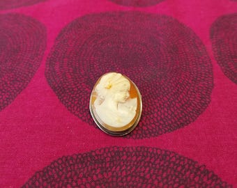Broche camée en argent