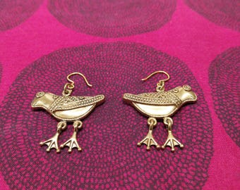 Rari orecchini Hattula Bird realizzati da Kalevala Koru in Finlandia