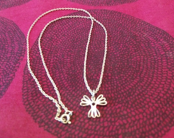Silver Kalevala necklace called a Touch